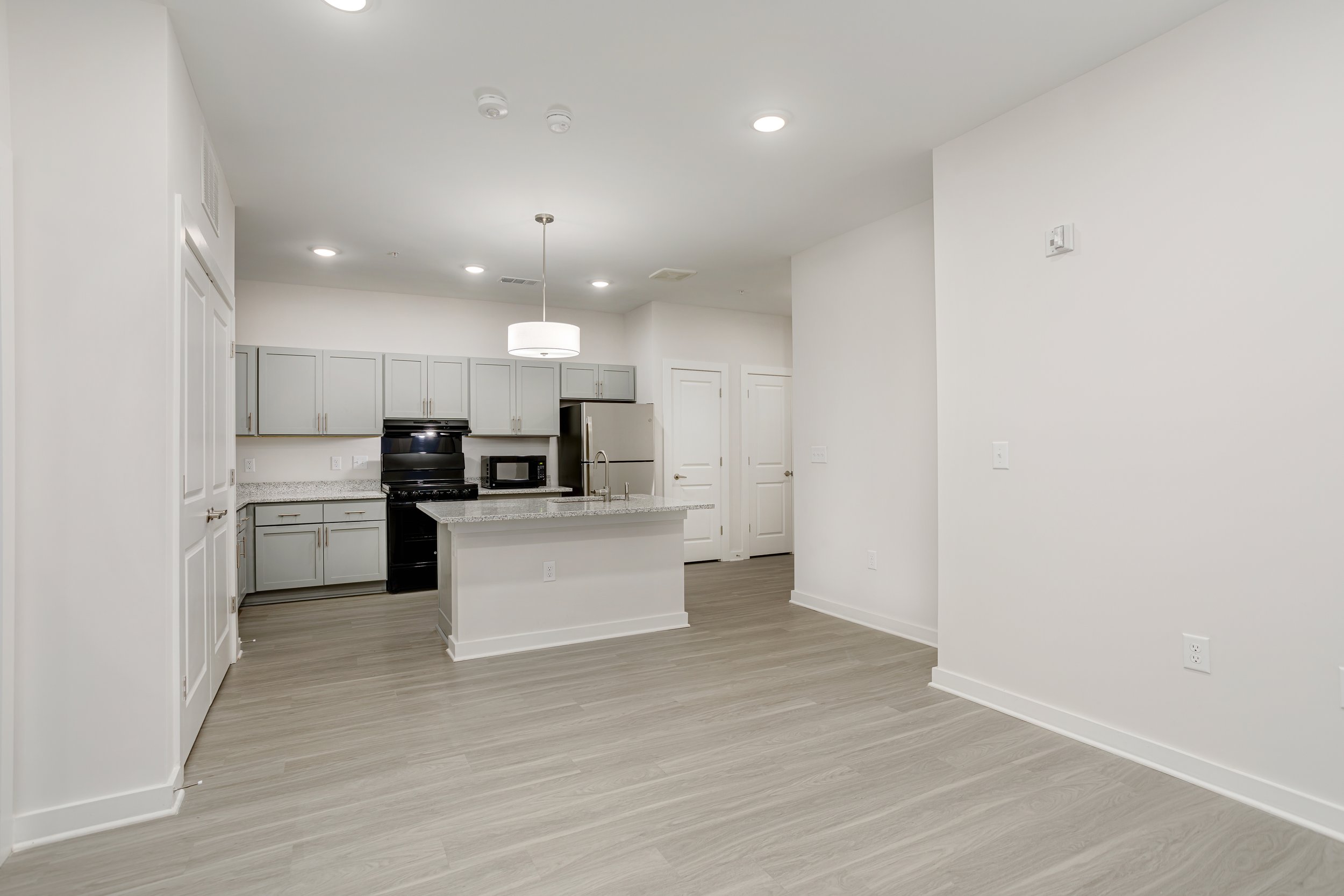 FLAT APARTMENT ドレスシューズ 24cm 新品同様! Gallery — Hobson Flats | Apartments in Nashville, TN